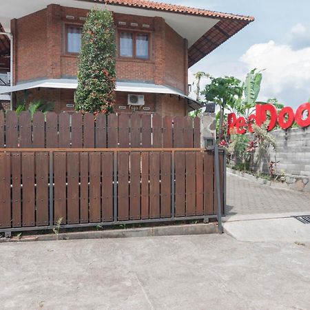 Reddoorz Plus Near Dago Pakar Bandung Buitenkant foto