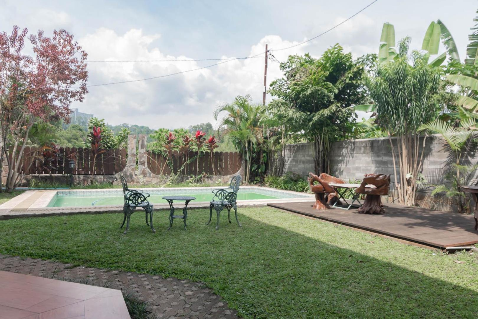 Reddoorz Plus Near Dago Pakar Bandung Buitenkant foto