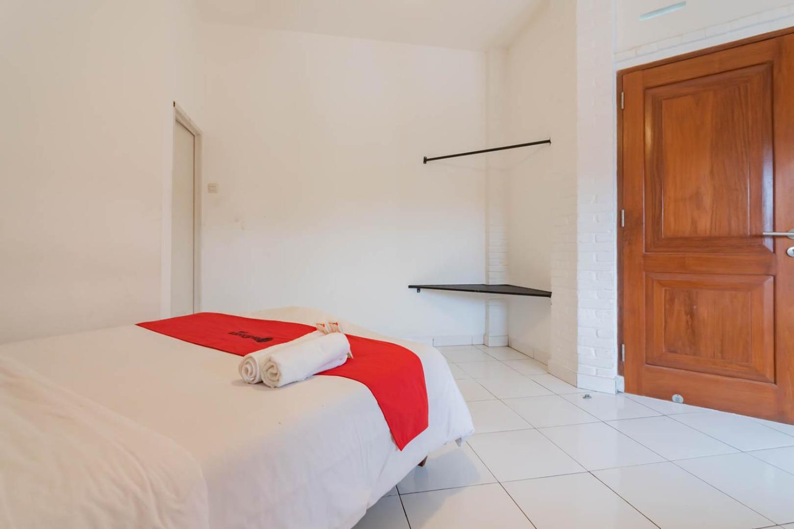 Reddoorz Plus Near Dago Pakar Bandung Buitenkant foto