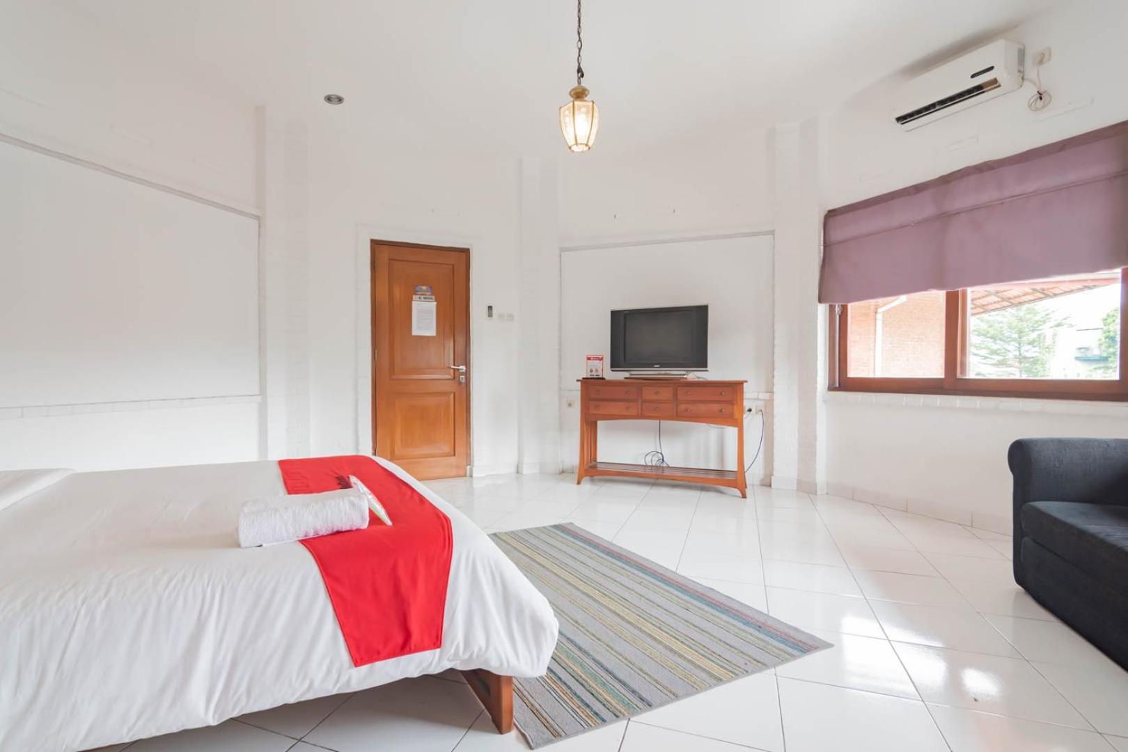 Reddoorz Plus Near Dago Pakar Bandung Buitenkant foto