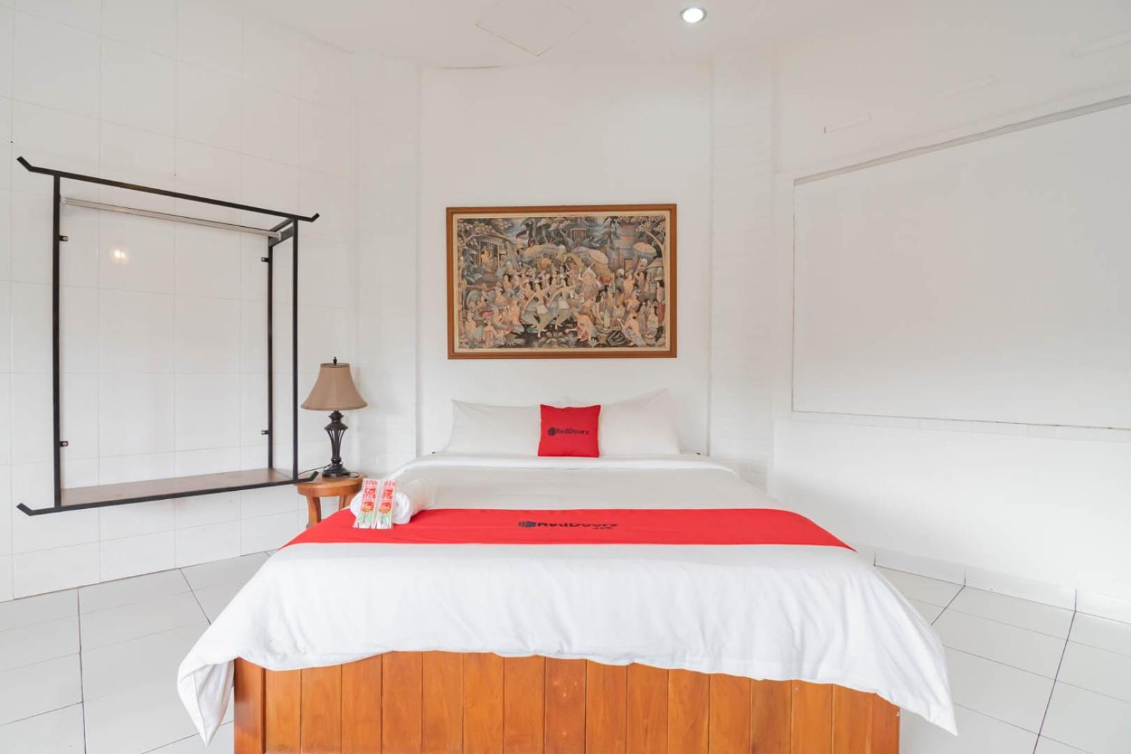 Reddoorz Plus Near Dago Pakar Bandung Buitenkant foto