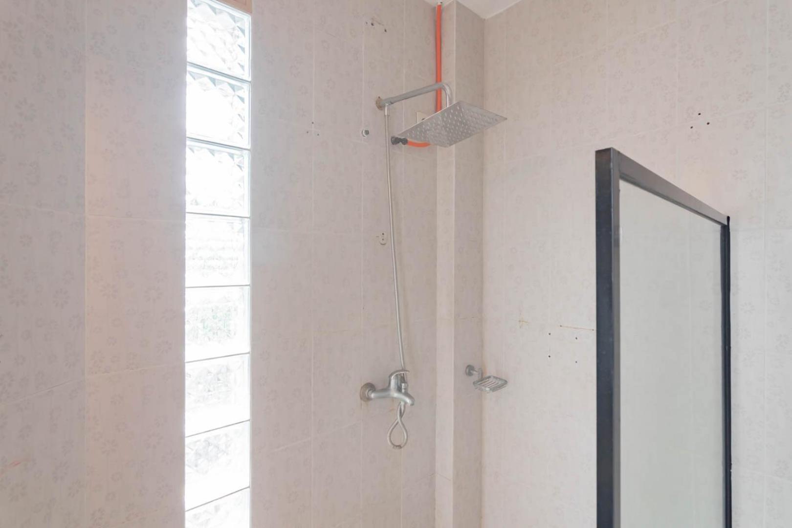 Reddoorz Plus Near Dago Pakar Bandung Buitenkant foto