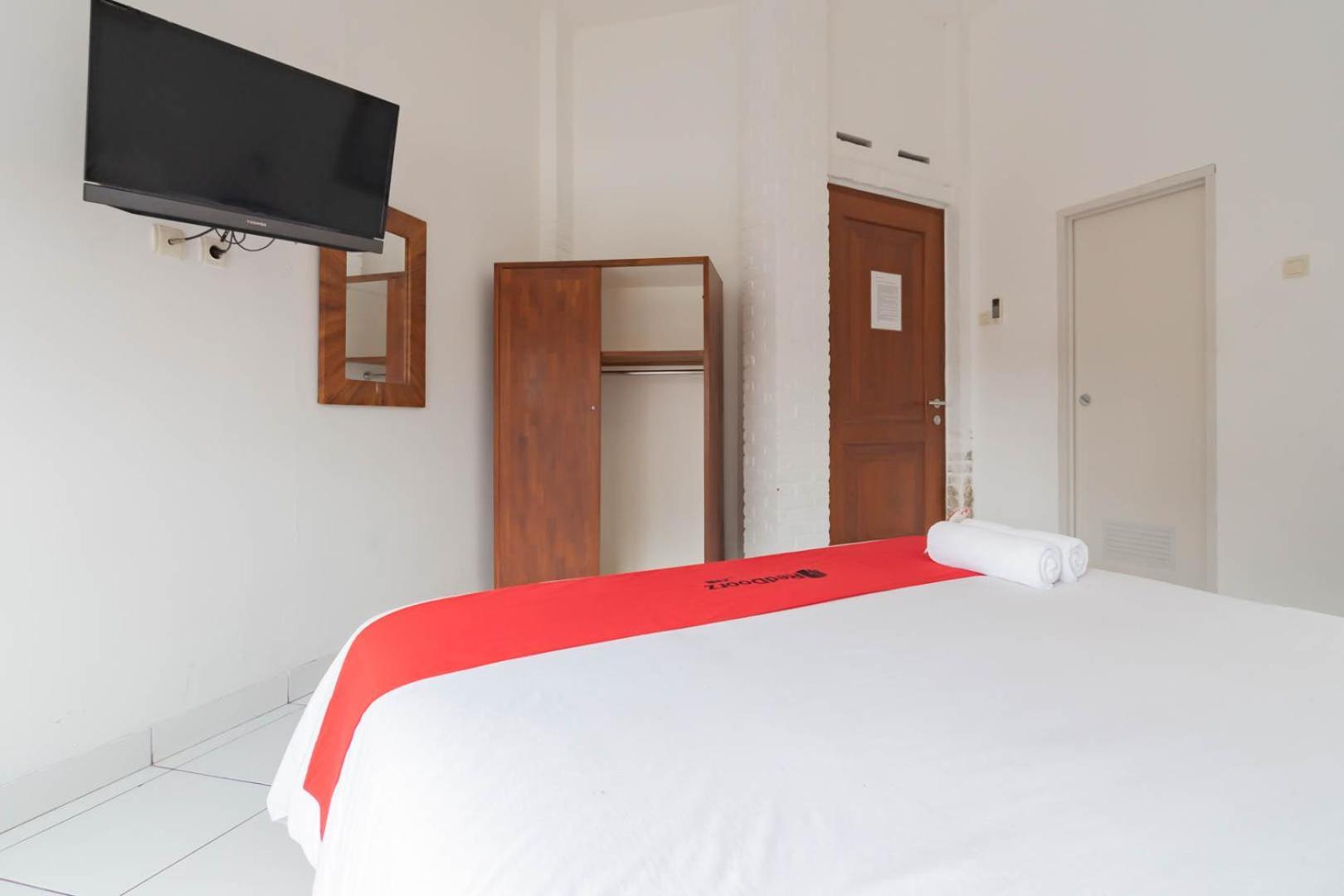Reddoorz Plus Near Dago Pakar Bandung Buitenkant foto