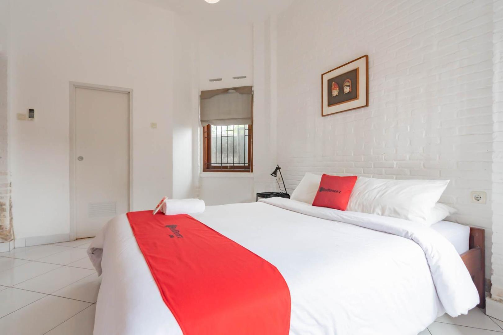 Reddoorz Plus Near Dago Pakar Bandung Buitenkant foto